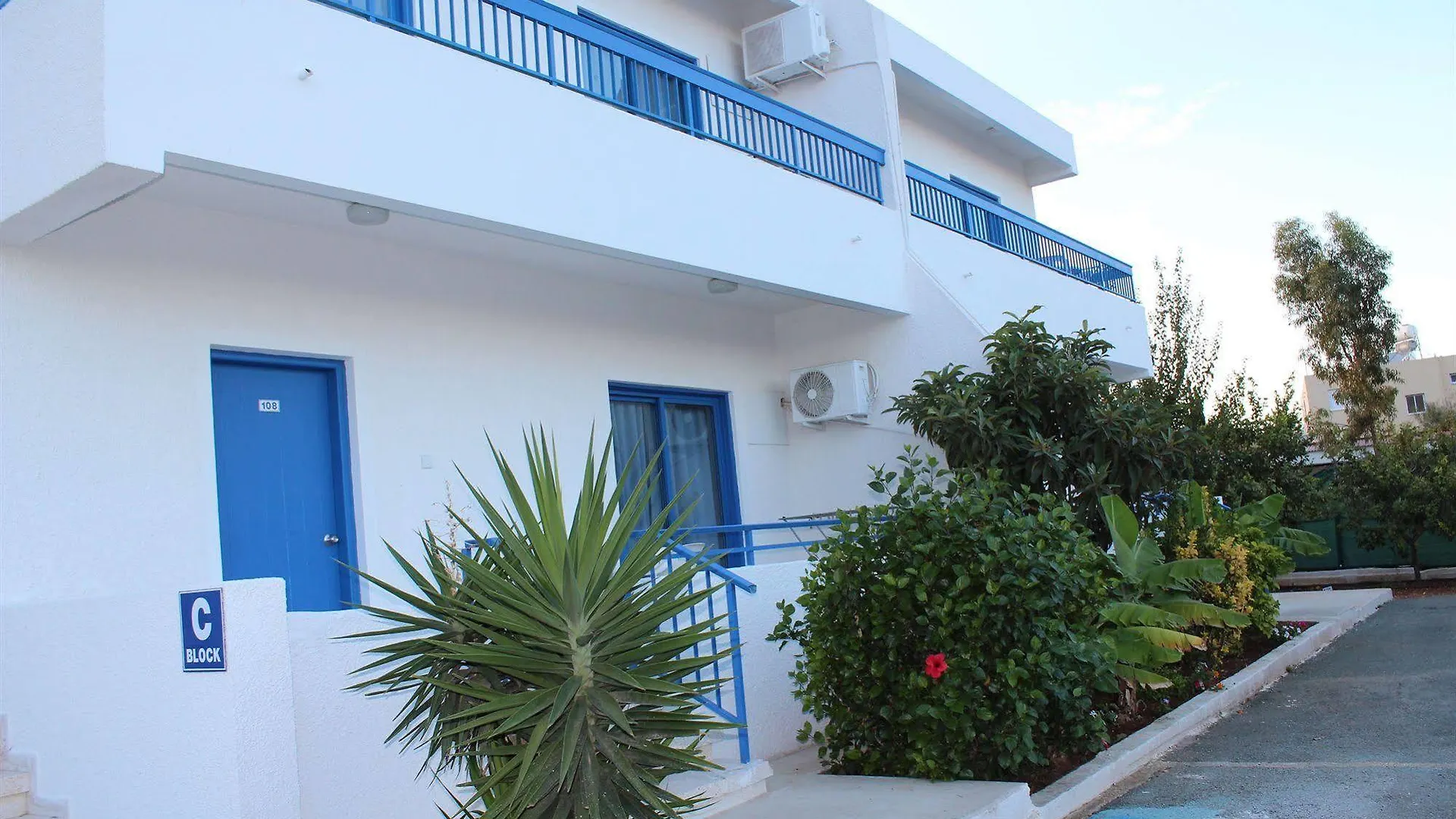 Flokkas Hotel Apartments Protaras