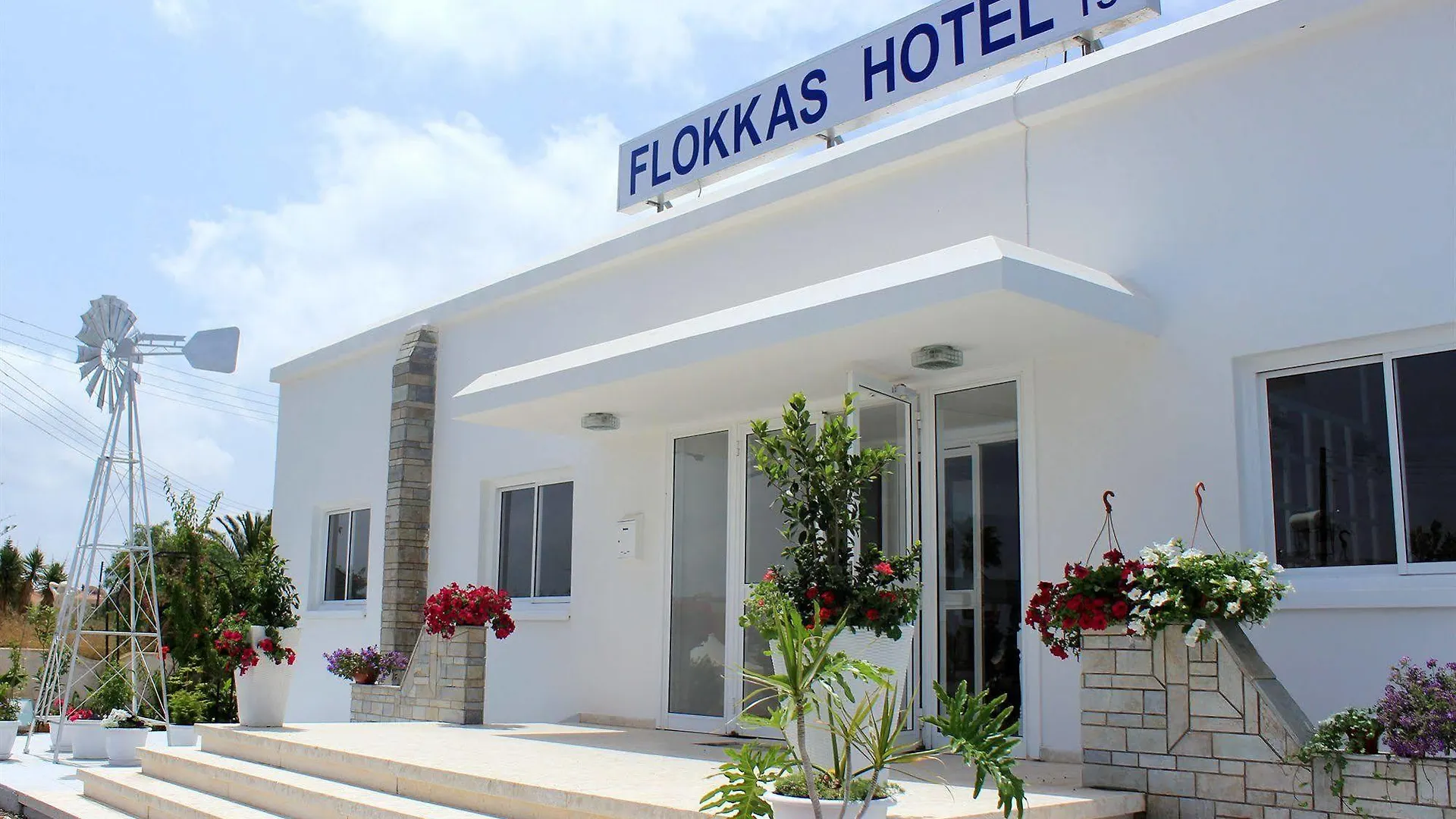 Flokkas Hotel Apartments Protaras 2*,