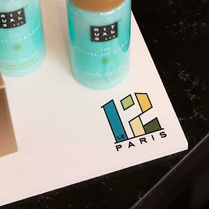 Le 12 מלון פריז